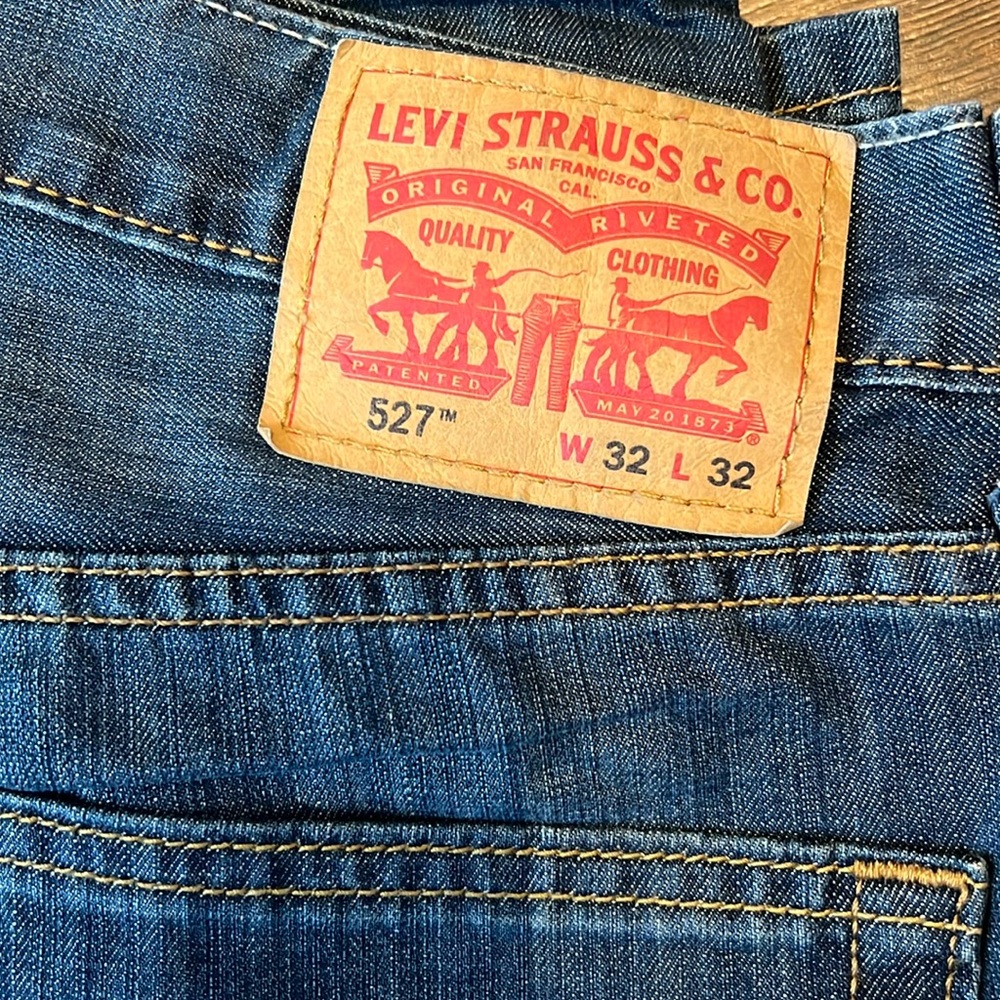 Men’s Levi 527